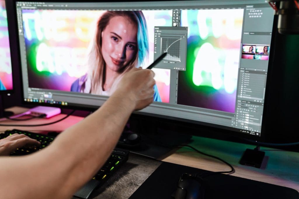 Edición de fotografía con curvas de iluminación y color