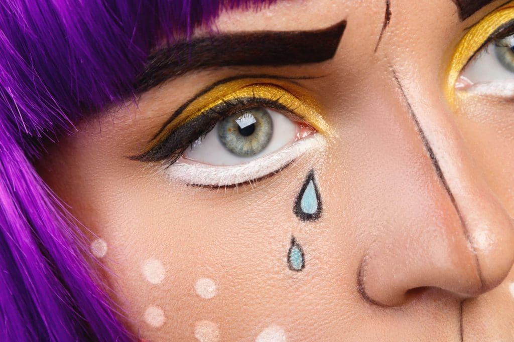 imágenes creativas de una mujer maquillada